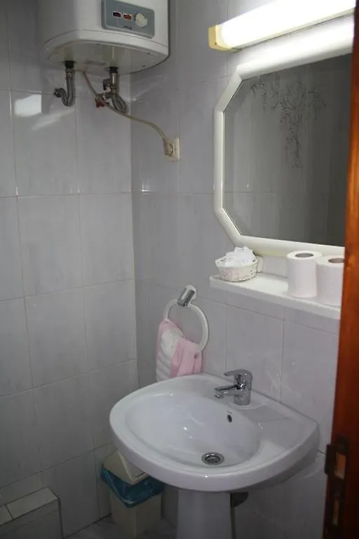 Guest house Hostal Bar Frances Guillena
