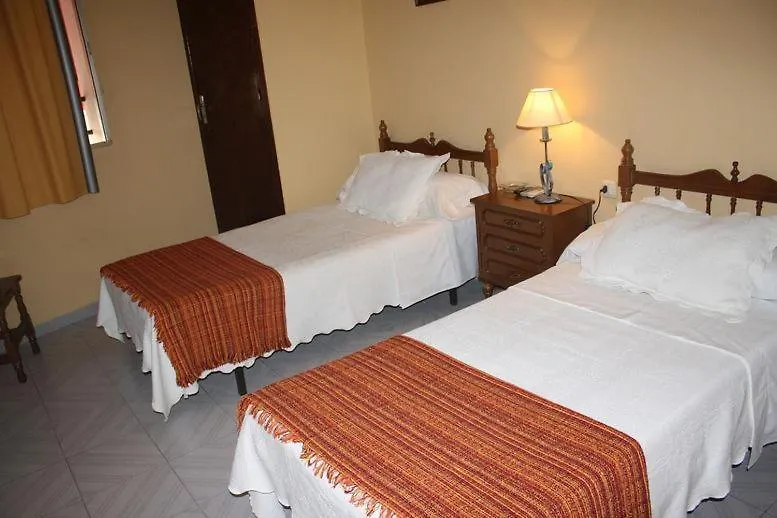 Guest house Hostal Bar Frances Guillena