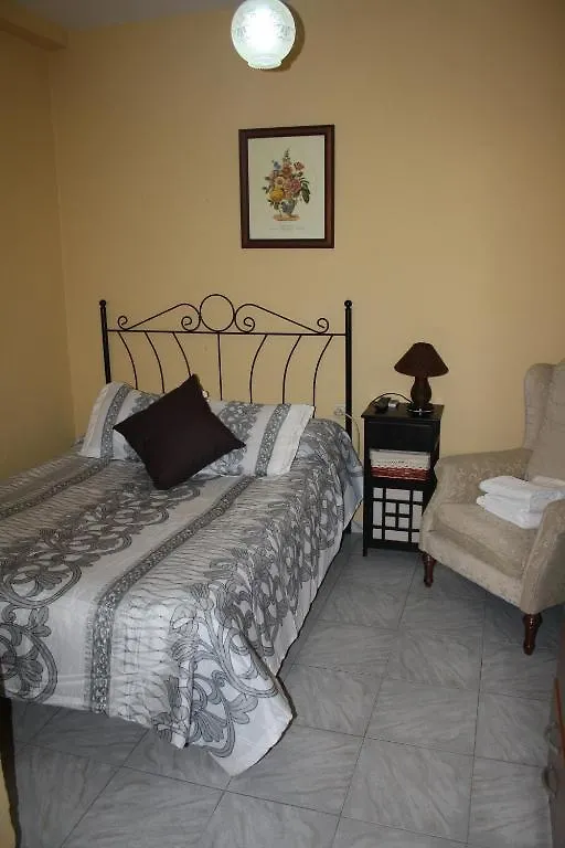 Hostal Bar Frances Guillena Guest house